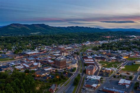 WCYB NBC 5 Bristol and WEMT Fox 39 Greeneville offer local and national news reporting, sports, and weather forecasts to viewers in the Tennessee, Virginia Tri-Cities area including Bristol. . Tri city tennessee